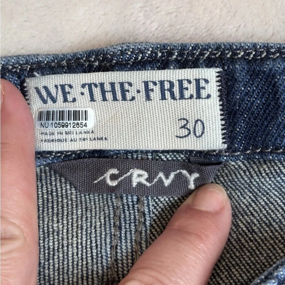 We The Free Women's Classic Blue Straight Leg Jeans size 30